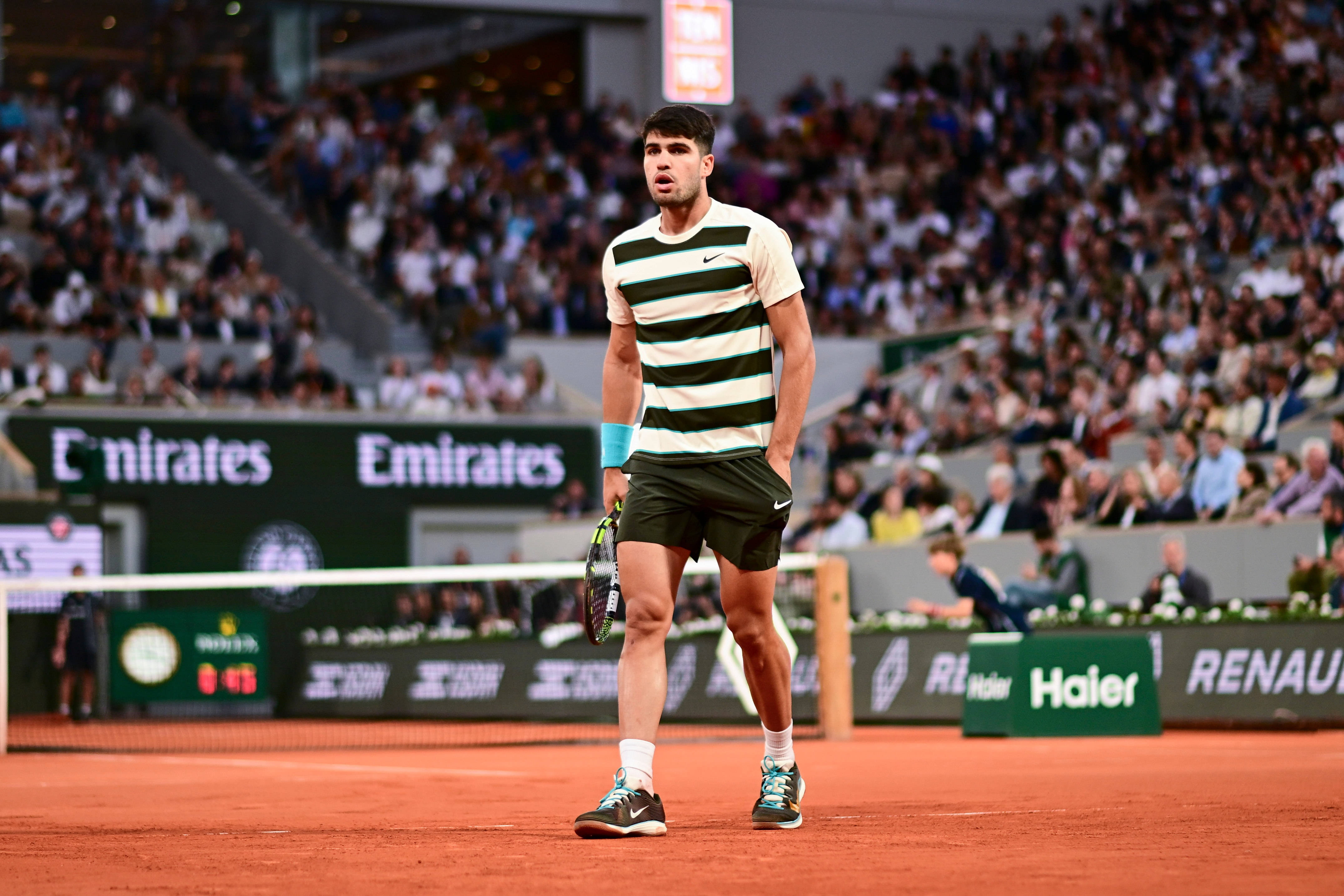 欧洲网球队鏖战澳大利亚网球队，阿尔卡拉斯送出助攻