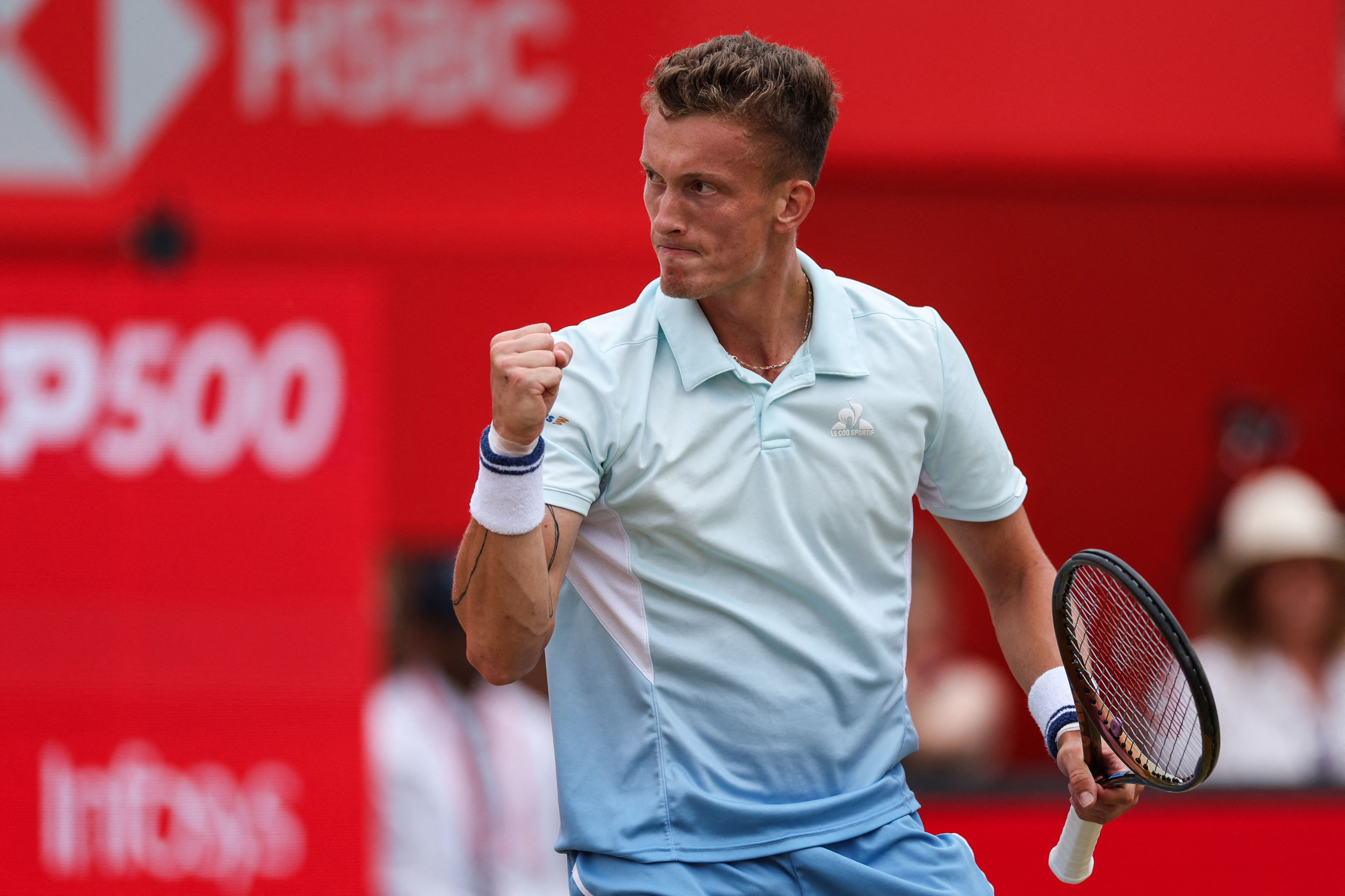 欧洲网球队鏖战澳大利亚网球队，阿尔卡拉斯送出助攻