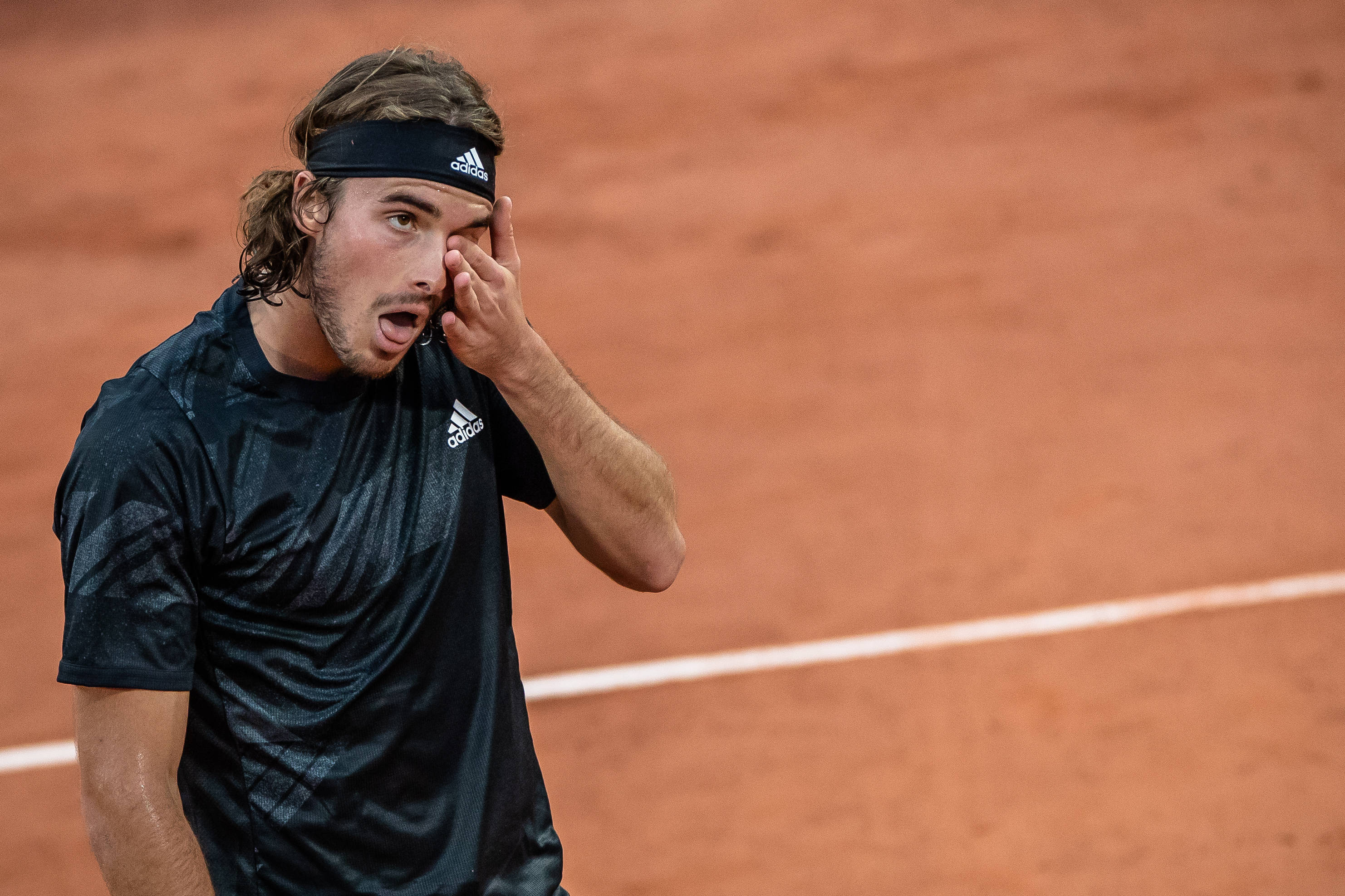 包含法国网球队碾压美国网球队，西西帕斯三分雨点燃全场的词条