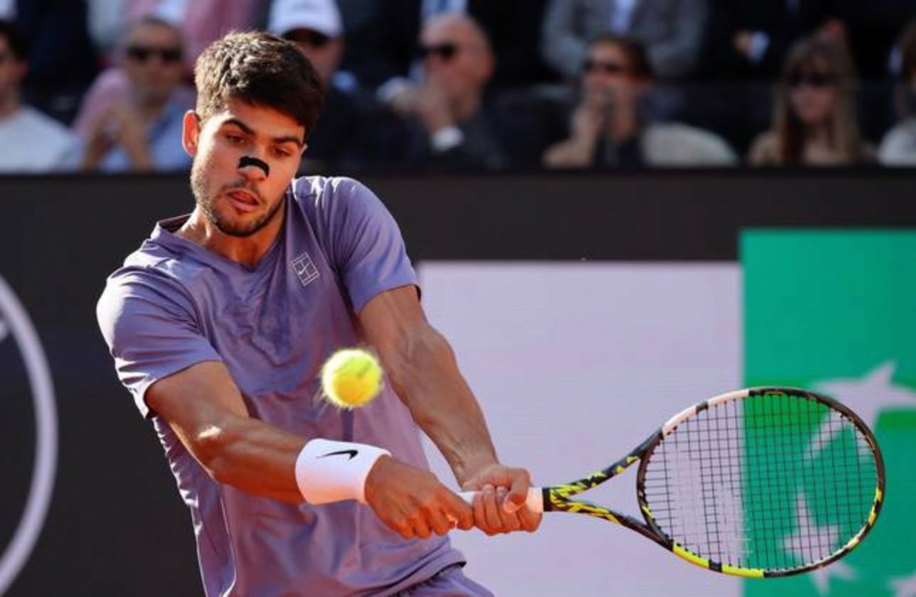 西班牙网球队轻取法国网球队，阿尔卡拉斯关键制胜