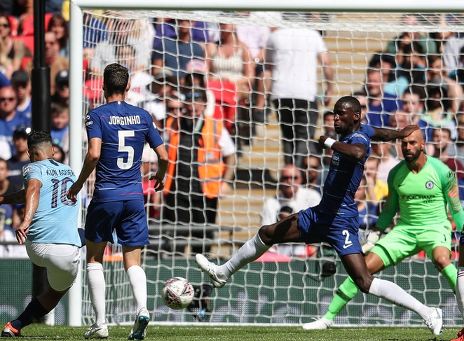 切尔西强势里昂,格纳布里制霸全场 切尔西强势里昂,格纳布里制霸全场