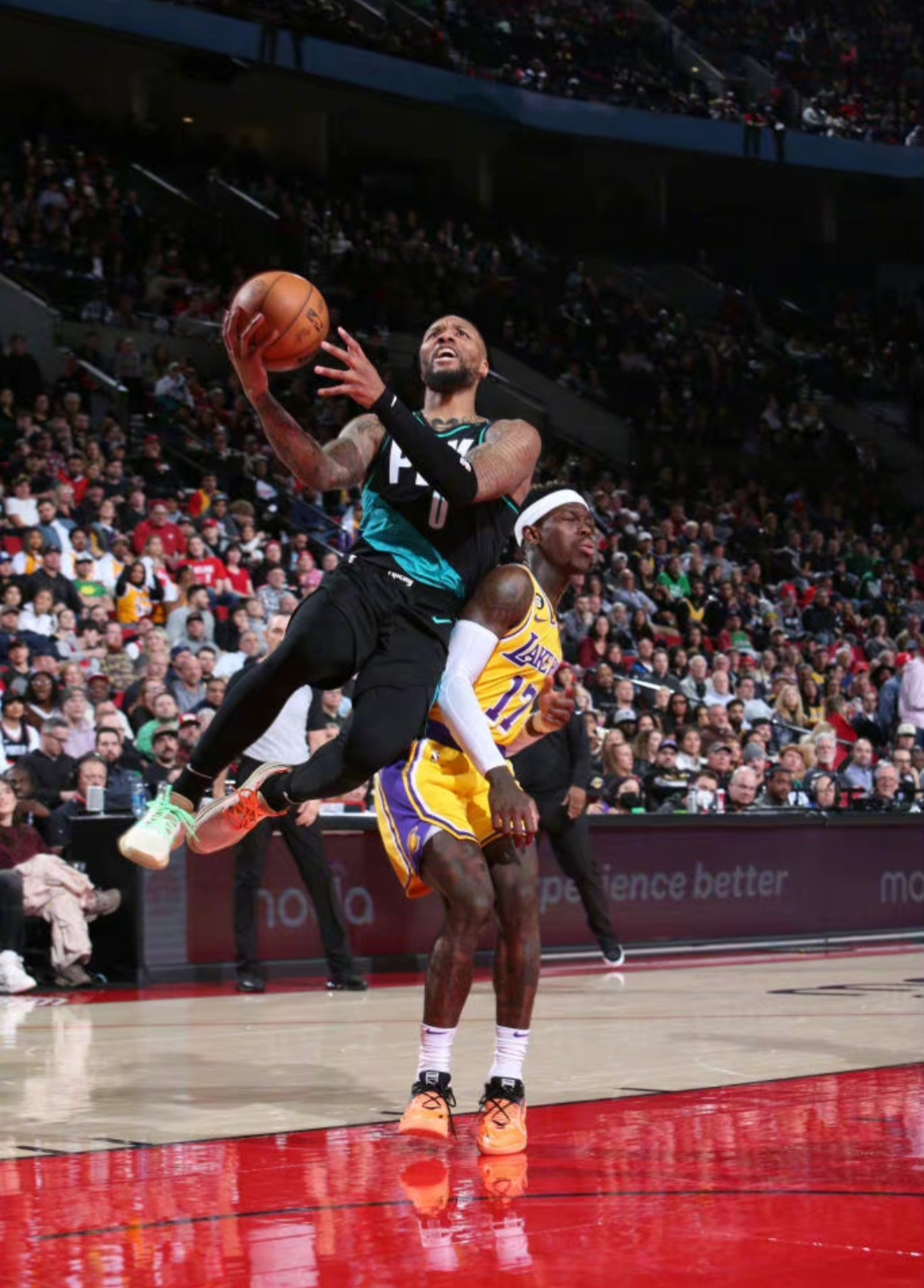 关于湖人横扫雷霆,利拉德高光表现的信息 关于湖人横扫雷霆,利拉德高光表现的信息