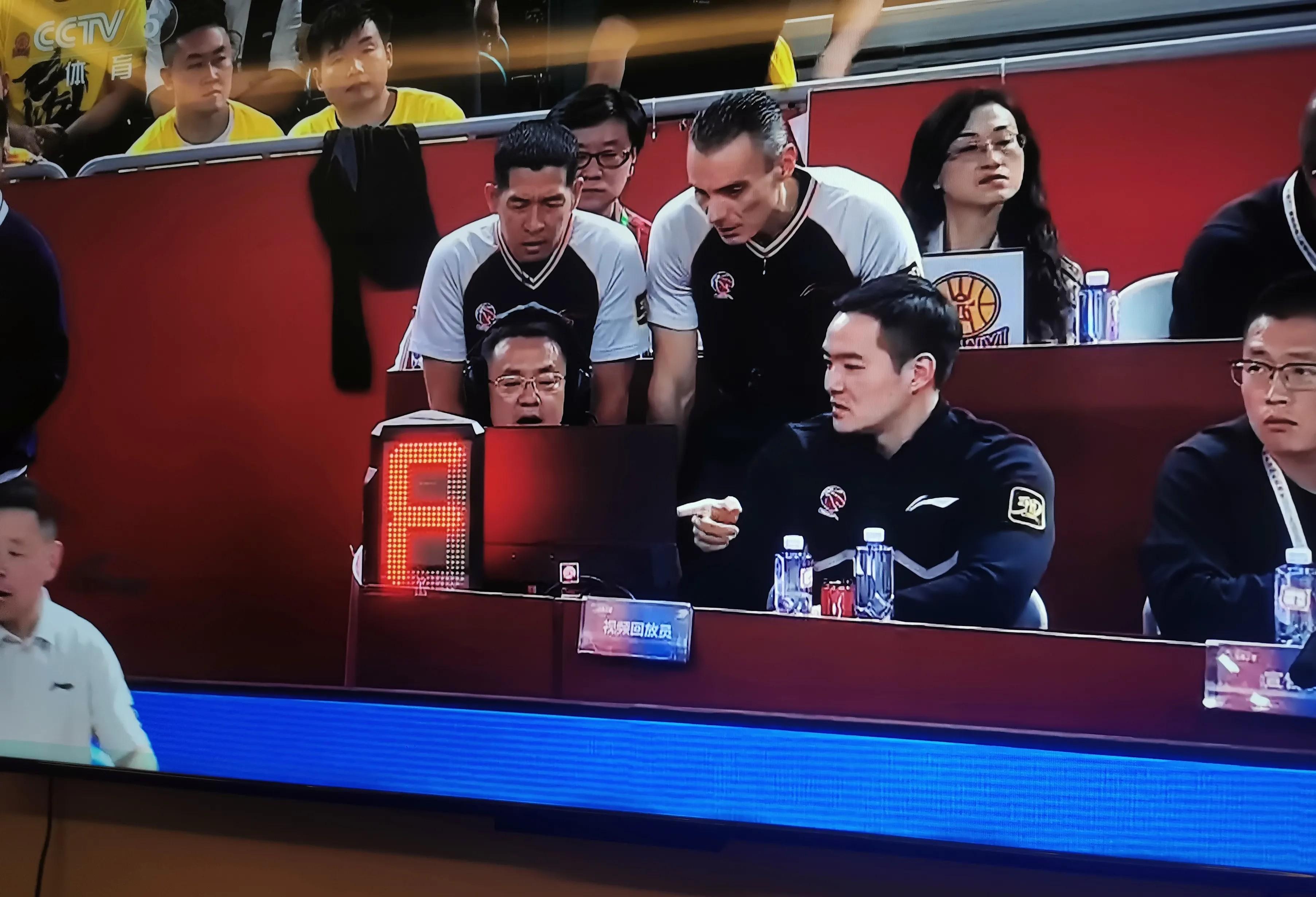 北京队横扫国王，拉文关键制胜