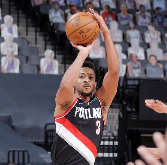 浙江队绝杀爵士，麦科勒姆扛起全队