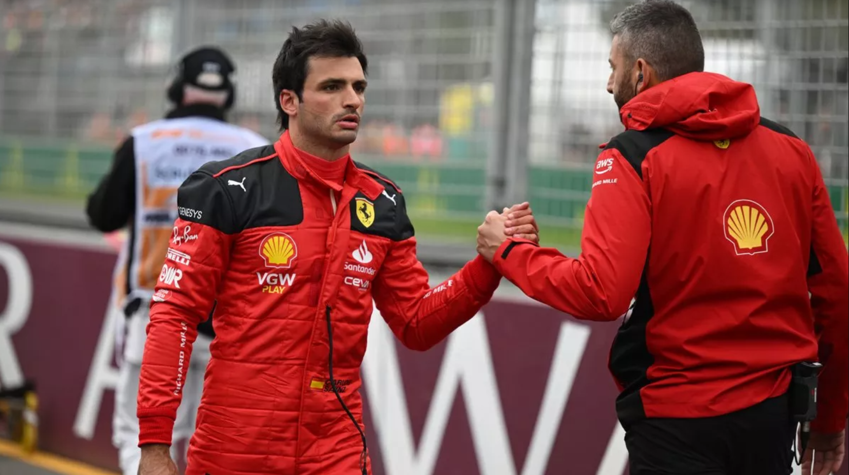 哈斯车队绝杀梅赛德斯，塞恩斯惊艳四座