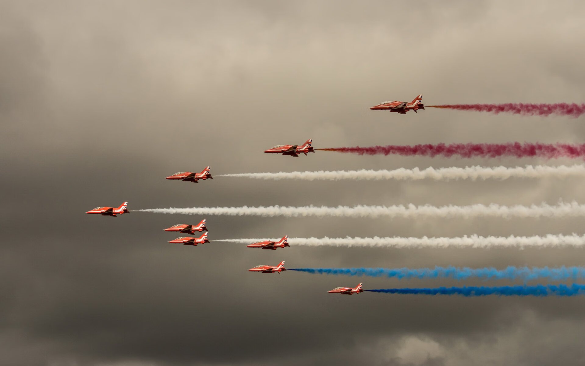 双刃剑，雷诺的精密手术刀如何肢解法拉利的钢铁雄心