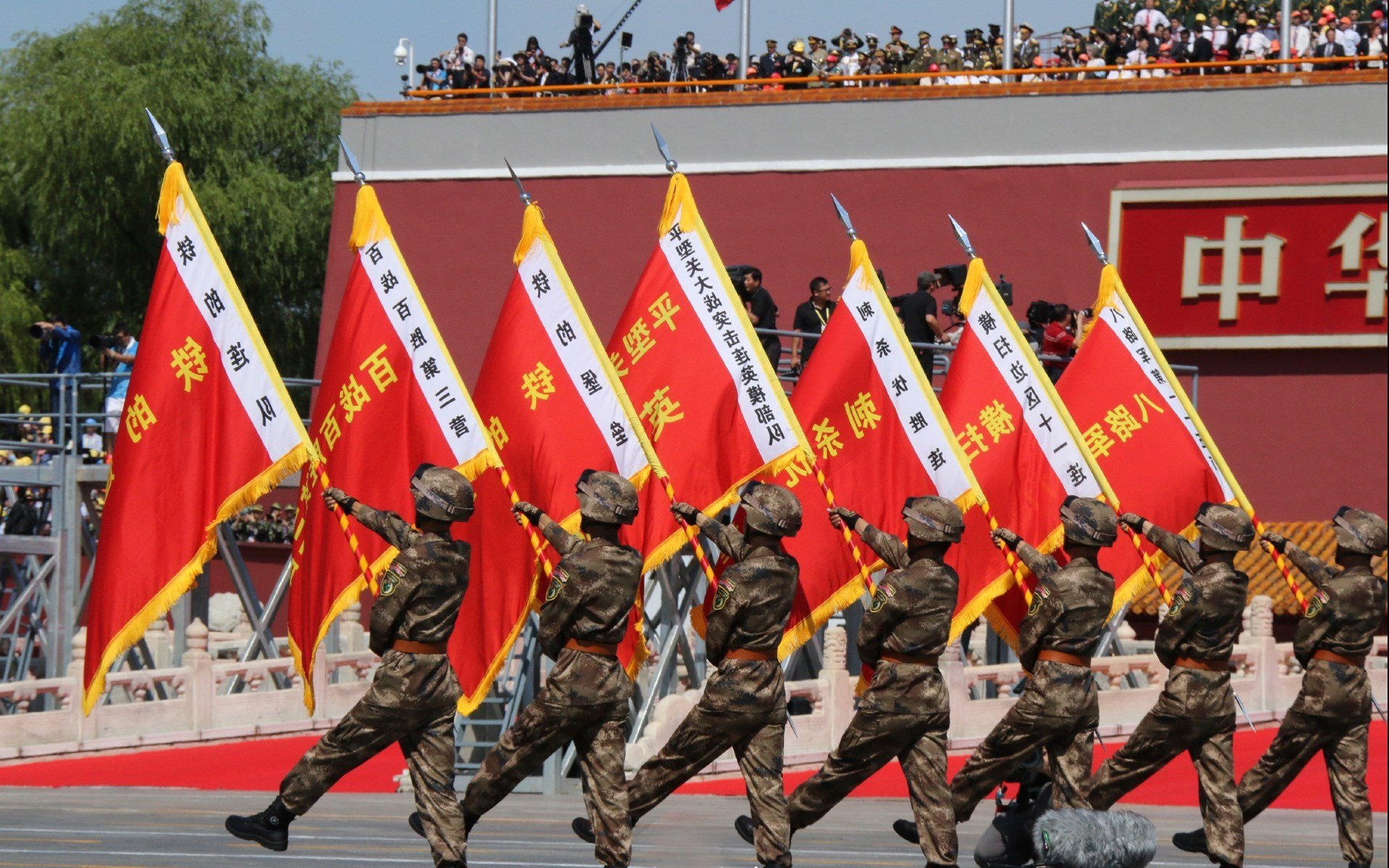 静默绞索，当丹佛高原升起马德里式的月光