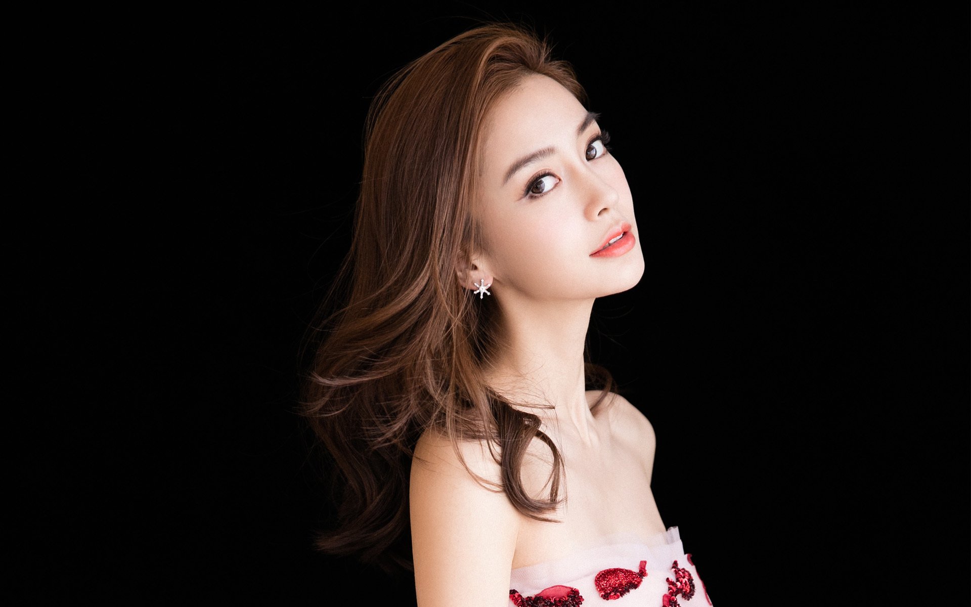 爱游戏在线-当莫兰特成为纽约之王，尼克斯如何用疯狂模组横扫篮网